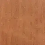 Glatte Holzoberfläche mit gleichmäßiger brauner Färbung und feiner Maserung.